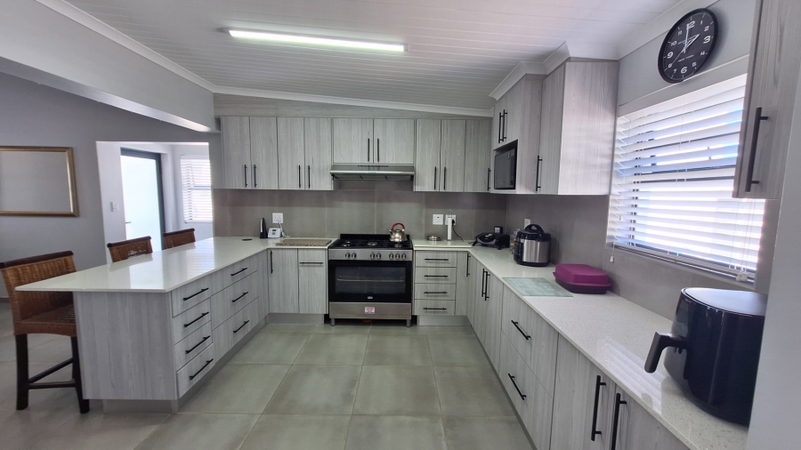 3 Bedroom Property for Sale in Atlantic Waves Estate Western Cape